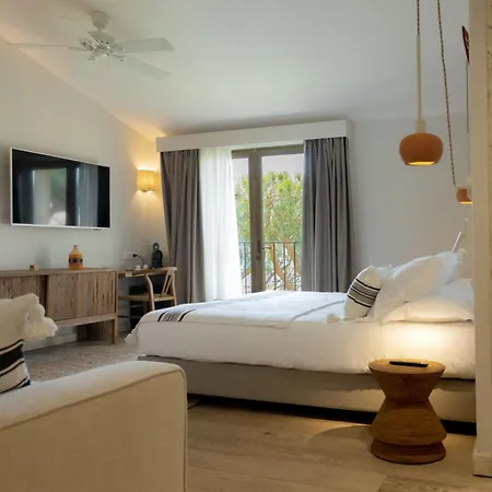 Casa Santini X Roc Seven Готель Порто-Веккіо