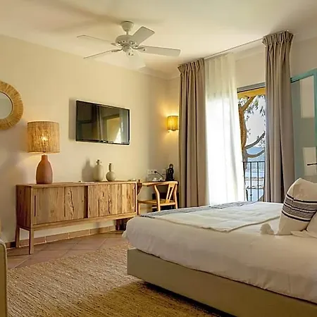 Casa Santini X Roc Seven Готель 4*